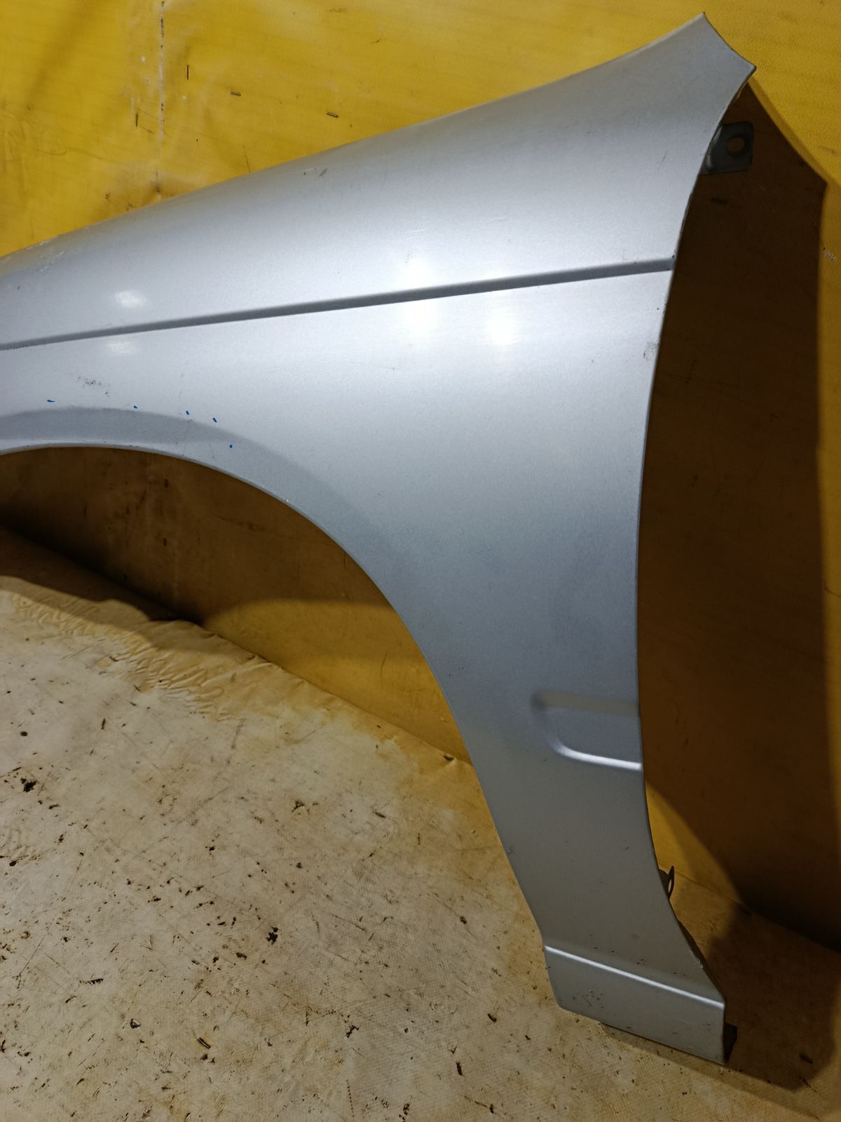 Крыло переднее на Nissan Expert VNW11 Фото 2