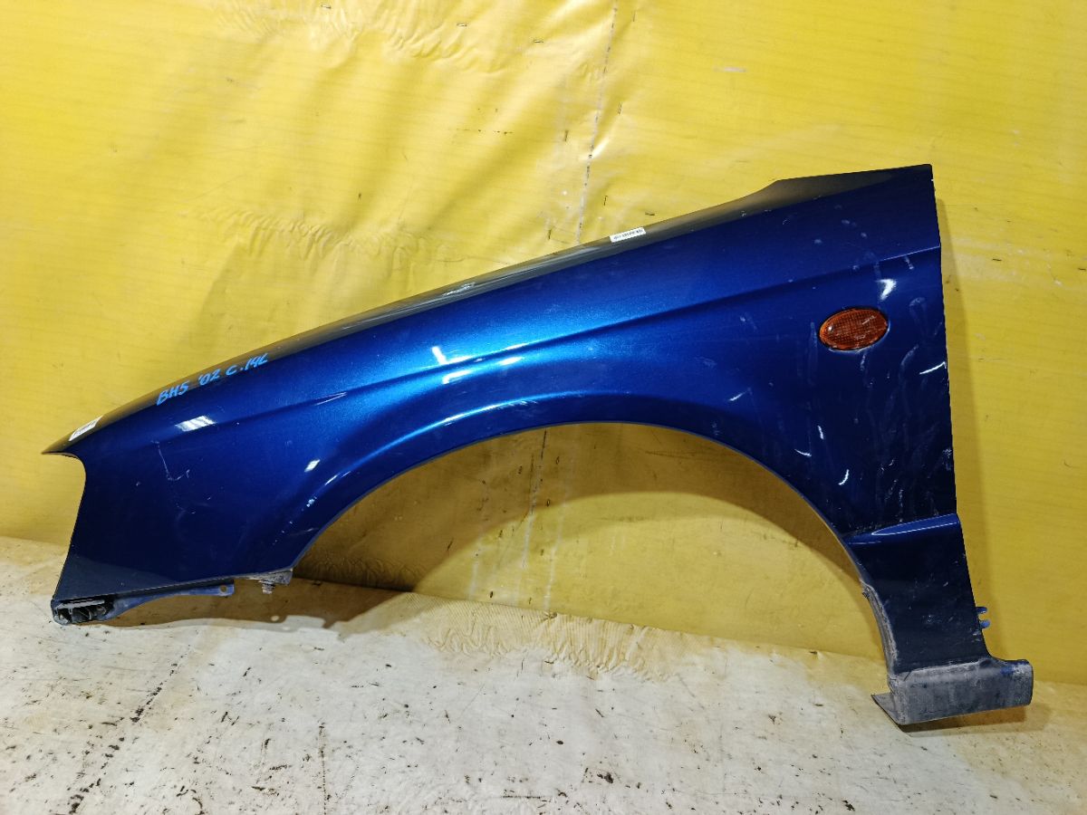 Крыло переднее на Subaru Legacy Wagon BH5 Фото 1