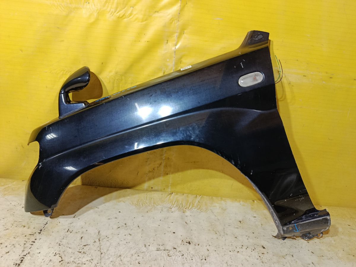 Крыло переднее на Mitsubishi Pajero Io H76W Фото 1