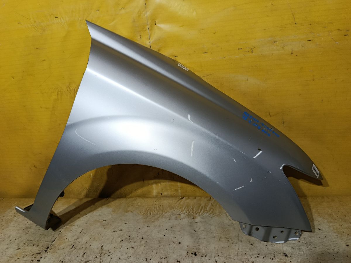 Крыло переднее на Toyota Corolla Axio NZE164 Фото 1