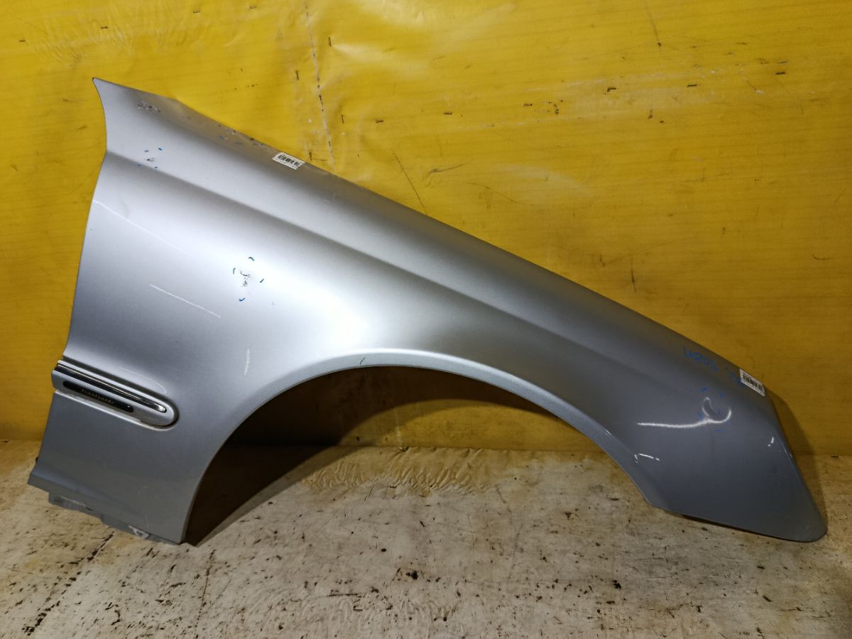 Крыло переднее 0018014708, 12551112, 1307BR, 151172, 1671006, 171301, 2038800218, 203880021867, 2038800818, 3032658, 3032658B, 3513312, 3515312A1, 50 03 02, 500302, 6504043515312P, 6504043515312Q, 8100094, A   203 880 02 18 67, A2038800218, A2038800818, BZ10023AR, BZ10023ARN, FP 4605 312, GD1307BR, MB114022FR, MB20301111R, MD07001600R00, MD07001600R0C, MD07001600R0S, MD070161, MD20300270R, ME0273003, ME0273033, P71BZ023AR, STMD070161 на Mercedes-Benz C-Class Station Wagon S203.246 Фото 1