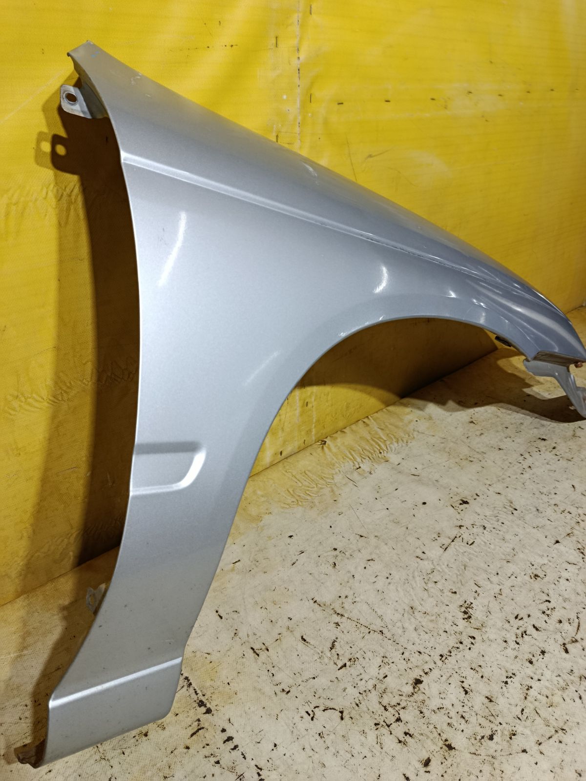 Крыло переднее на Nissan Expert VNW11 Фото 3