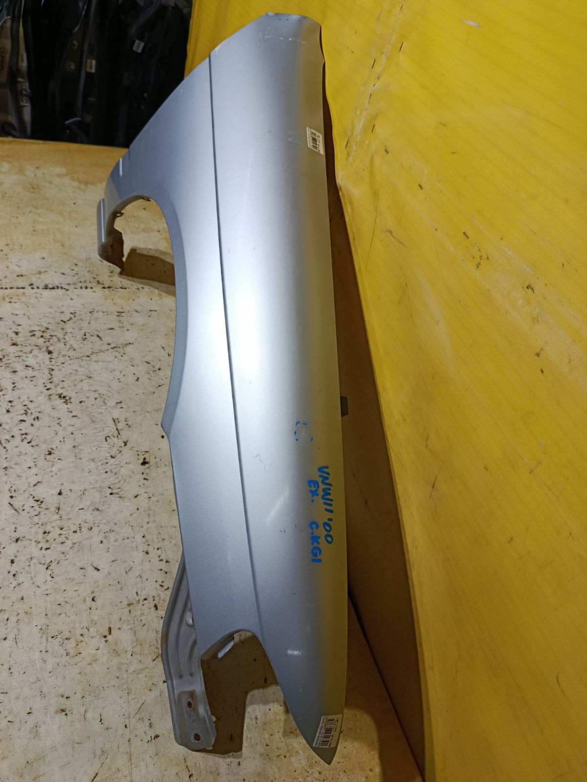 Крыло переднее на Nissan Expert VNW11 Фото 4