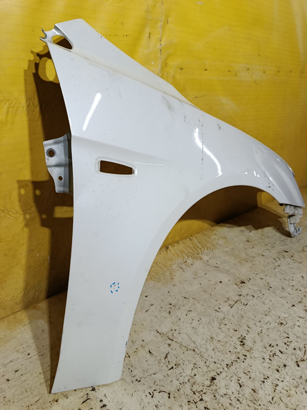 Крыло переднее на Mitsubishi Galant Fortis CX6A Фото 4