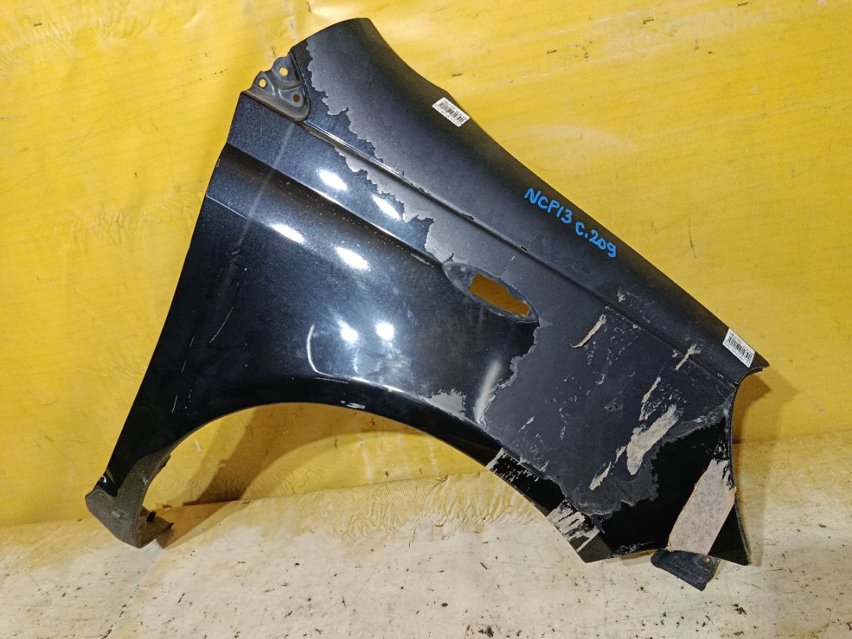 Крыло переднее 53811-52010, TY10122AR на Toyota Vitz NCP13 Фото 1