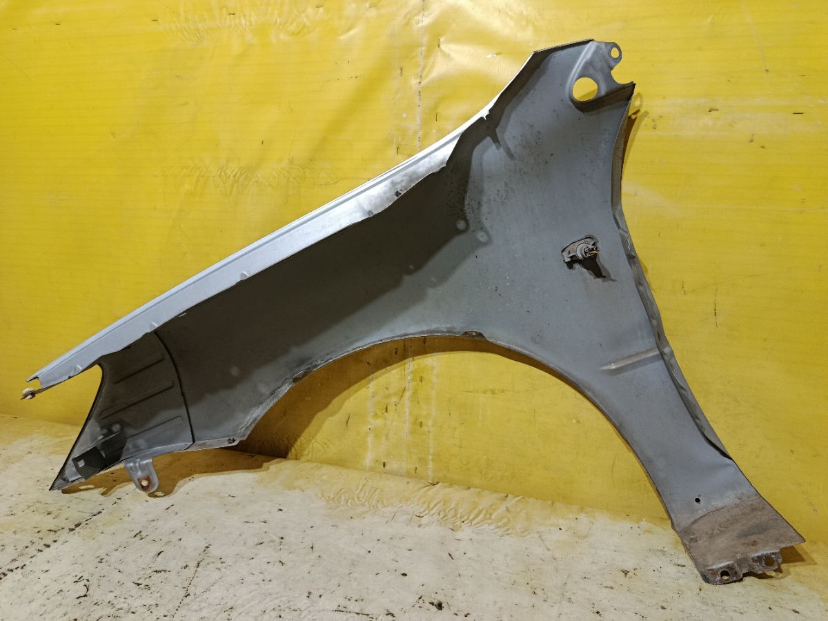 Крыло переднее на Mitsubishi Lancer Cedia Wagon CS5W Фото 5