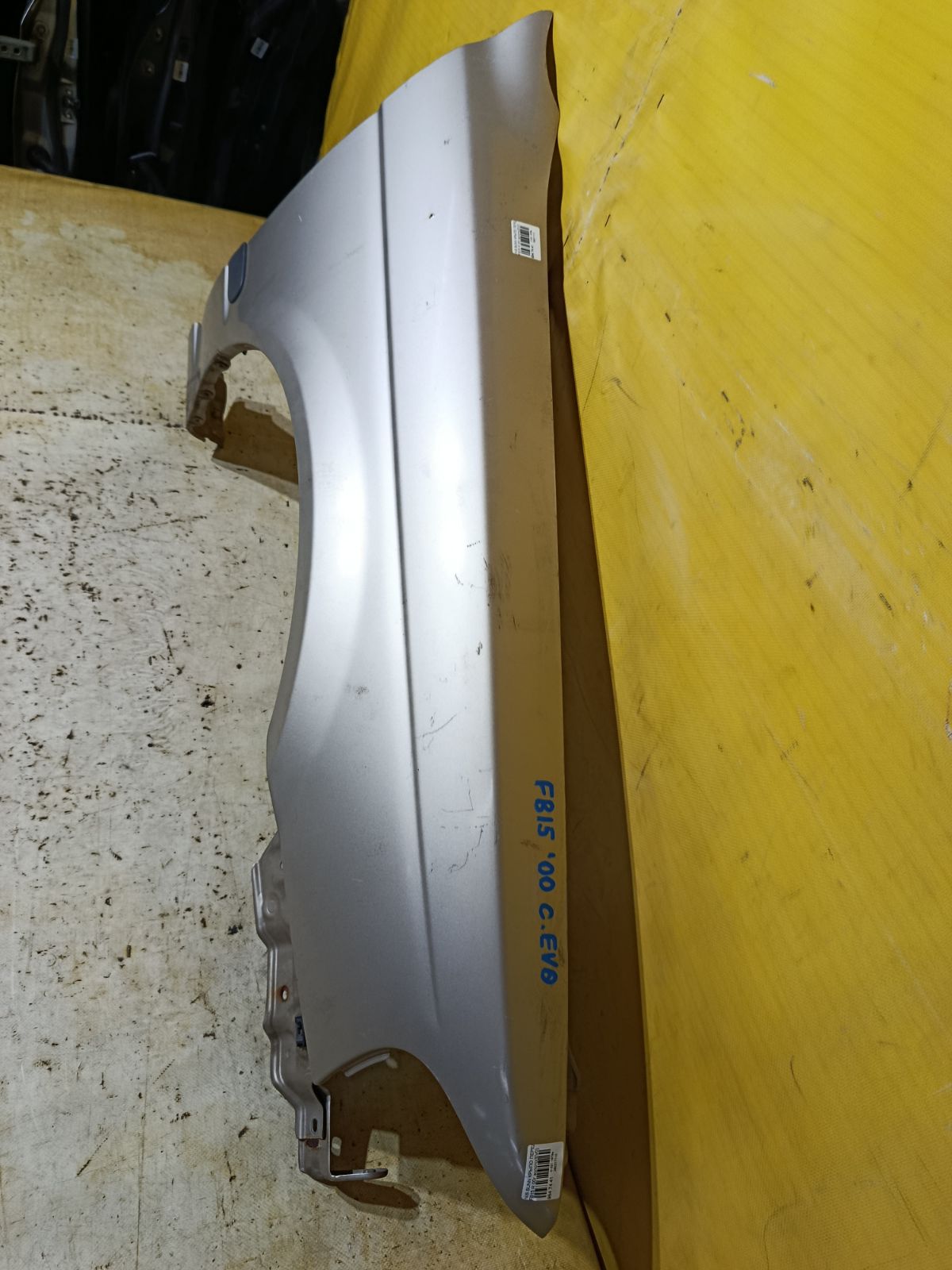 Крыло переднее на Nissan Sunny FB15 Фото 4