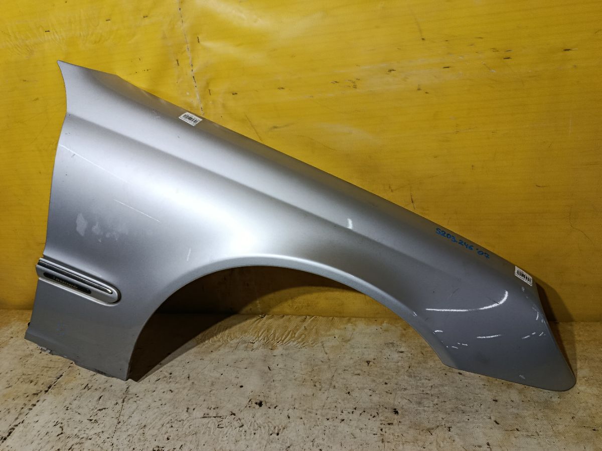 Крыло переднее 0018014708, 12551112, 1307BR, 151172, 1671006, 171301, 2038800218, 203880021867, 2038800818, 3032658, 3032658B, 3513312, 3515312A1, 50 03 02, 500302, 6504043515312P, 6504043515312Q, 8100094, A   203 880 02 18 67, A2038800218, A2038800818, BZ10023AR, BZ10023ARN, FP 4605 312, GD1307BR, MB114022FR, MB20301111R, MD07001600R00, MD07001600R0C, MD07001600R0S, MD070161, MD20300270R, ME0273003, ME0273033, P71BZ023AR, STMD070161 на Mercedes-Benz C-Class Station Wagon S203.246 Фото 1