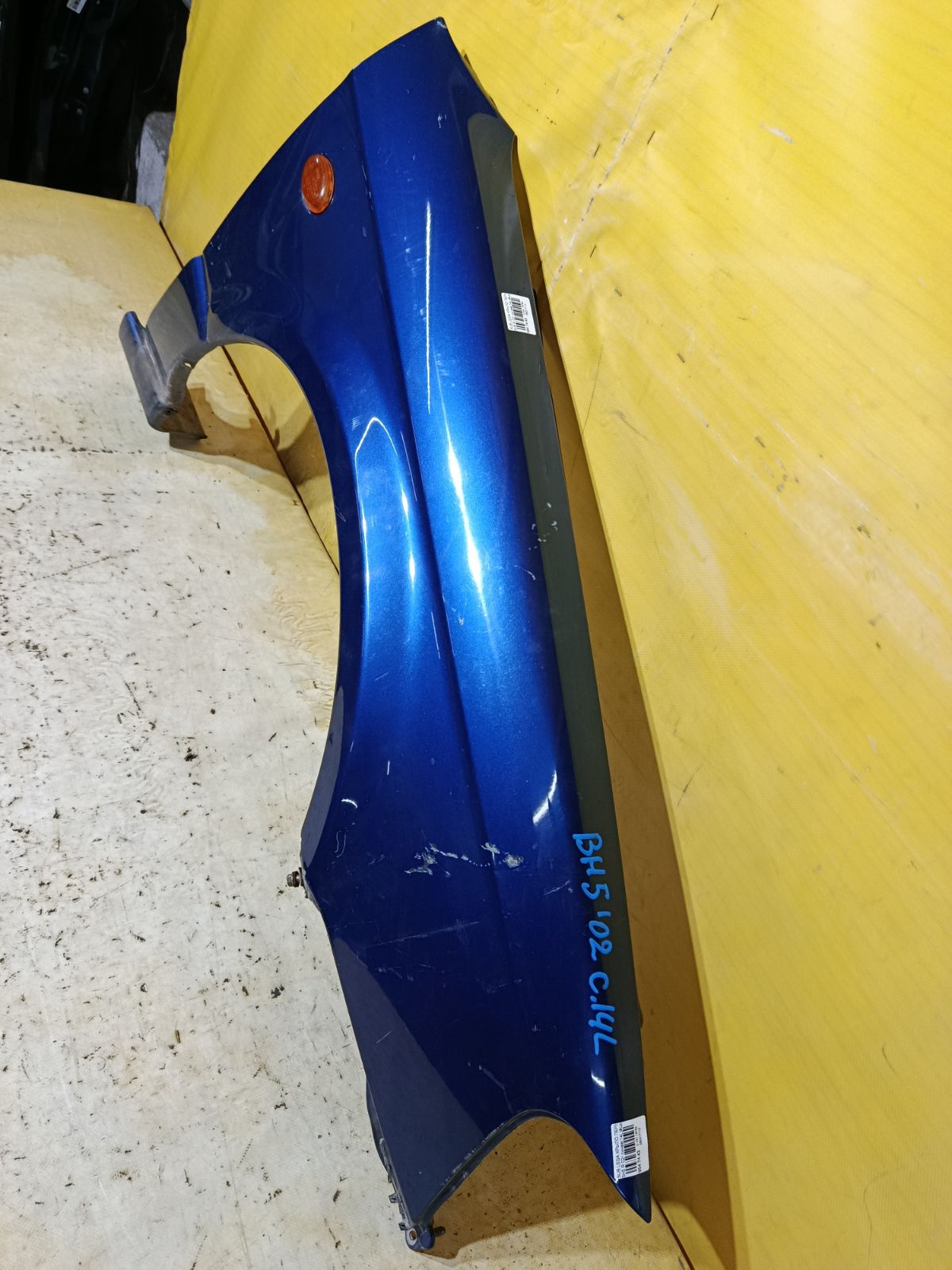 Крыло переднее на Subaru Legacy Wagon BH5 Фото 6