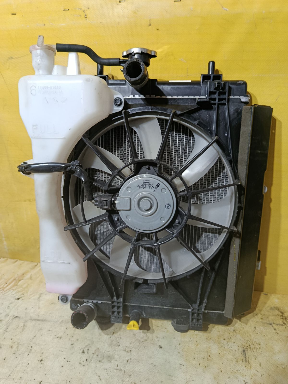 Радиатор ДВС на Toyota Tank M900A 1KR-FE Фото 3