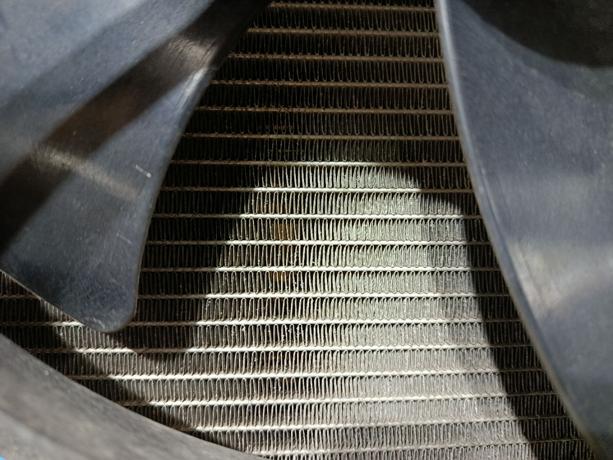 Радиатор ДВС на Mitsubishi Galant Fortis CX6A 4J10 Фото 6