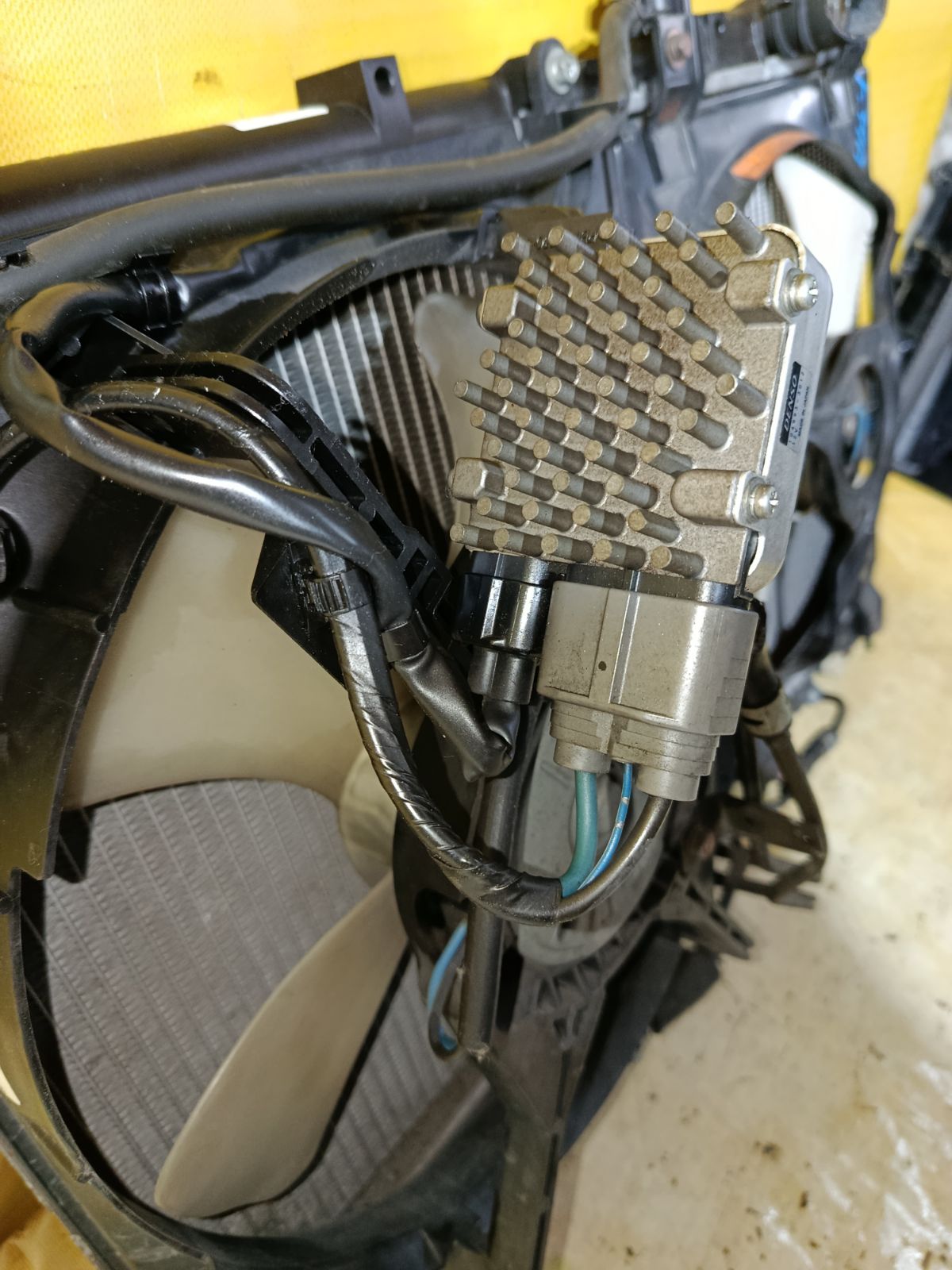 Радиатор ДВС на Mitsubishi Diamante F34A 6A13 Фото 5