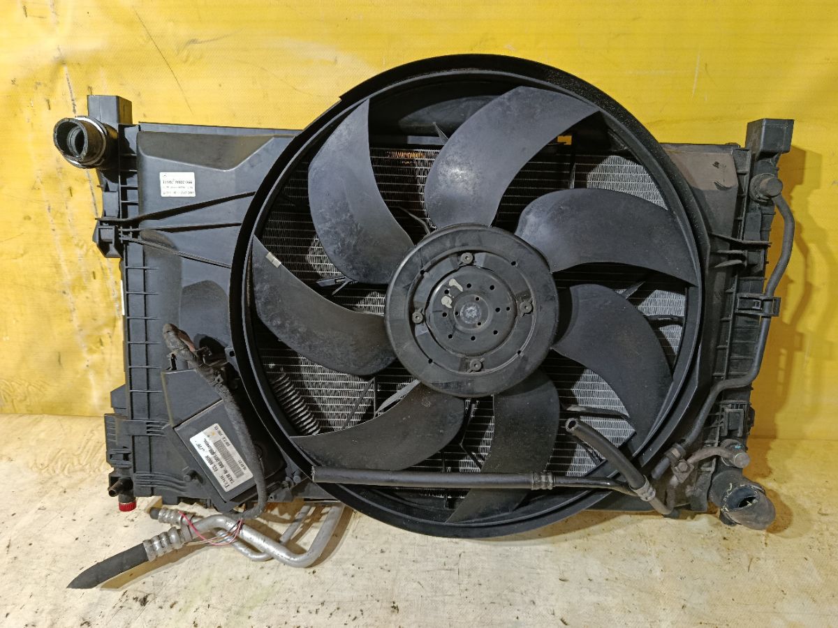 Радиатор ДВС A2035001003, A2035000293, A2035000054 на Mercedes-Benz C-Class W203.045 111.955 Фото 6