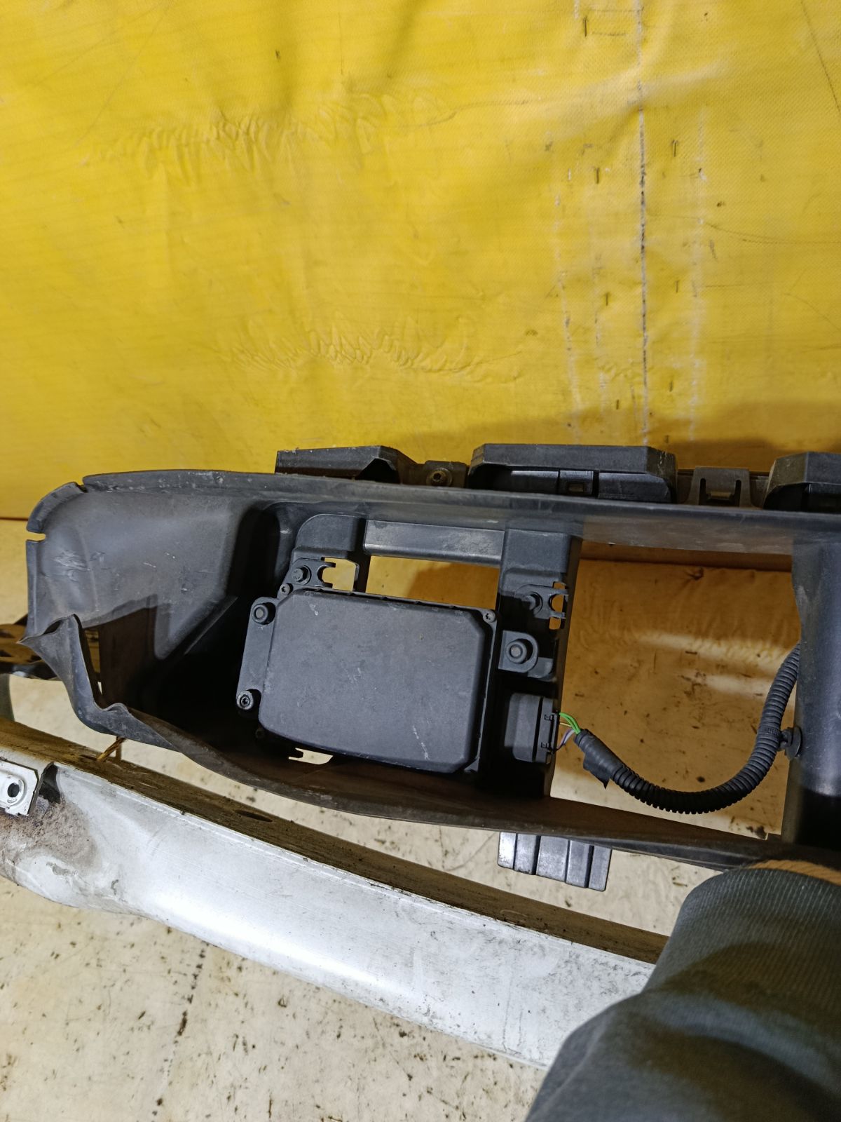 Телевизор на Volvo V40 MV B4164T Фото 2