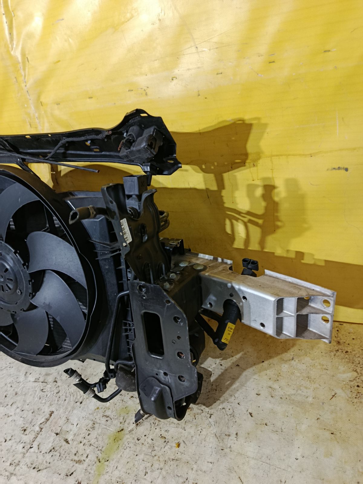 Телевизор A2035000503, A2035001593, A2035000854 на Mercedes-Benz C-Class Station Wagon S203.246 271.946 Фото 7