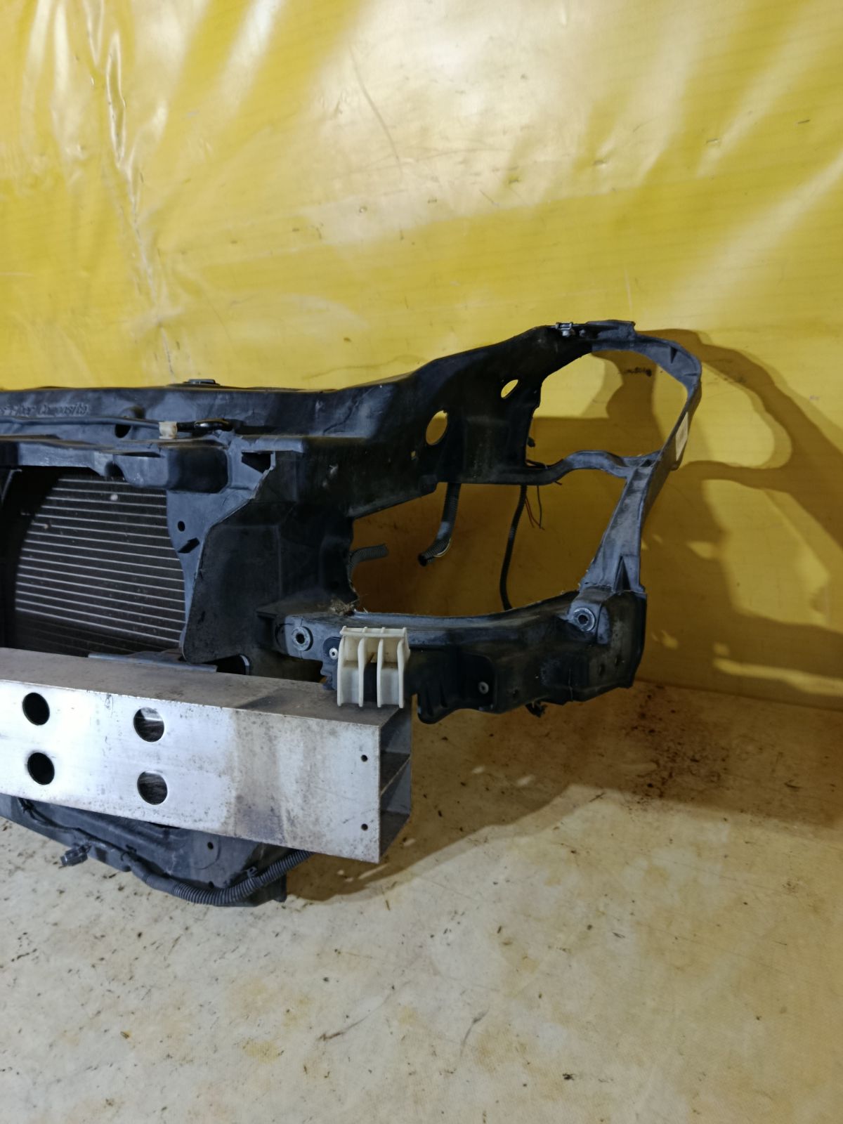 Телевизор на Nissan Skyline NV35 VQ25DD Фото 3