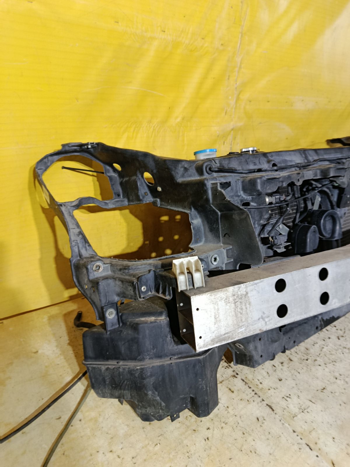 Телевизор на Nissan Skyline NV35 VQ25DD Фото 4