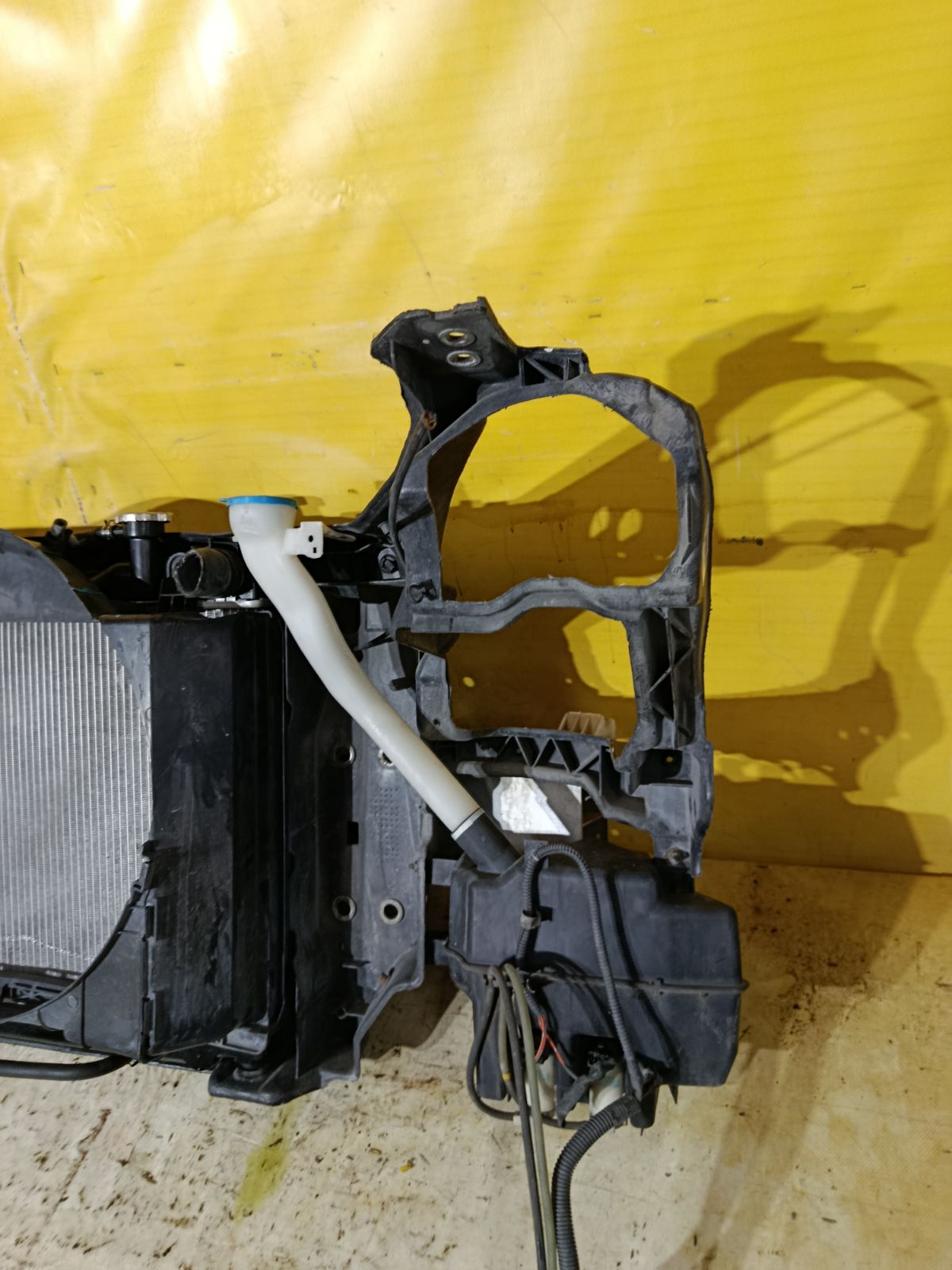 Телевизор на Nissan Skyline NV35 VQ25DD Фото 6