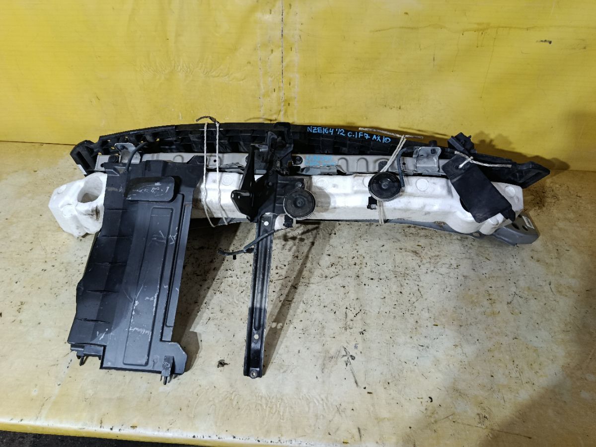 Жесткость бампера 52131-52250 на Toyota Corolla Axio NZE164 Фото 1