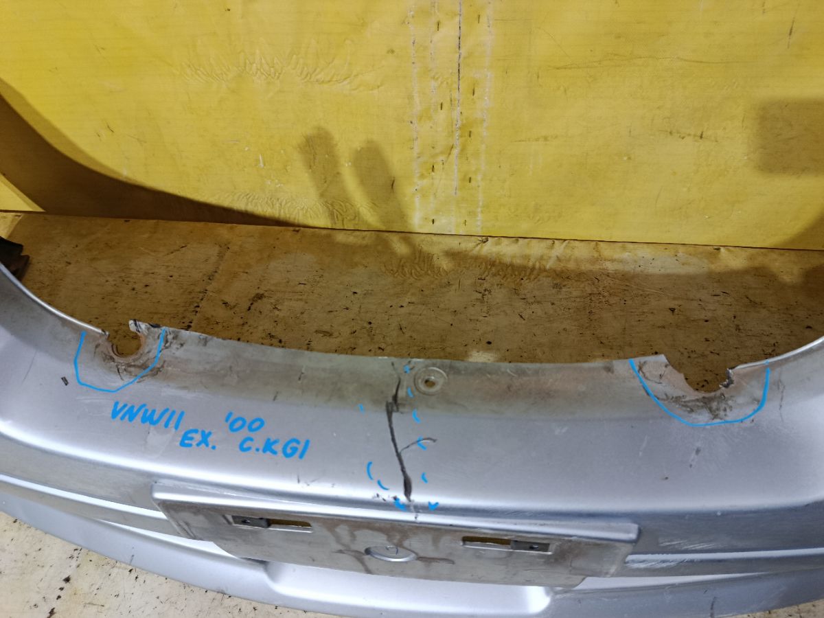 Бампер на Nissan Expert VNW11 Фото 2