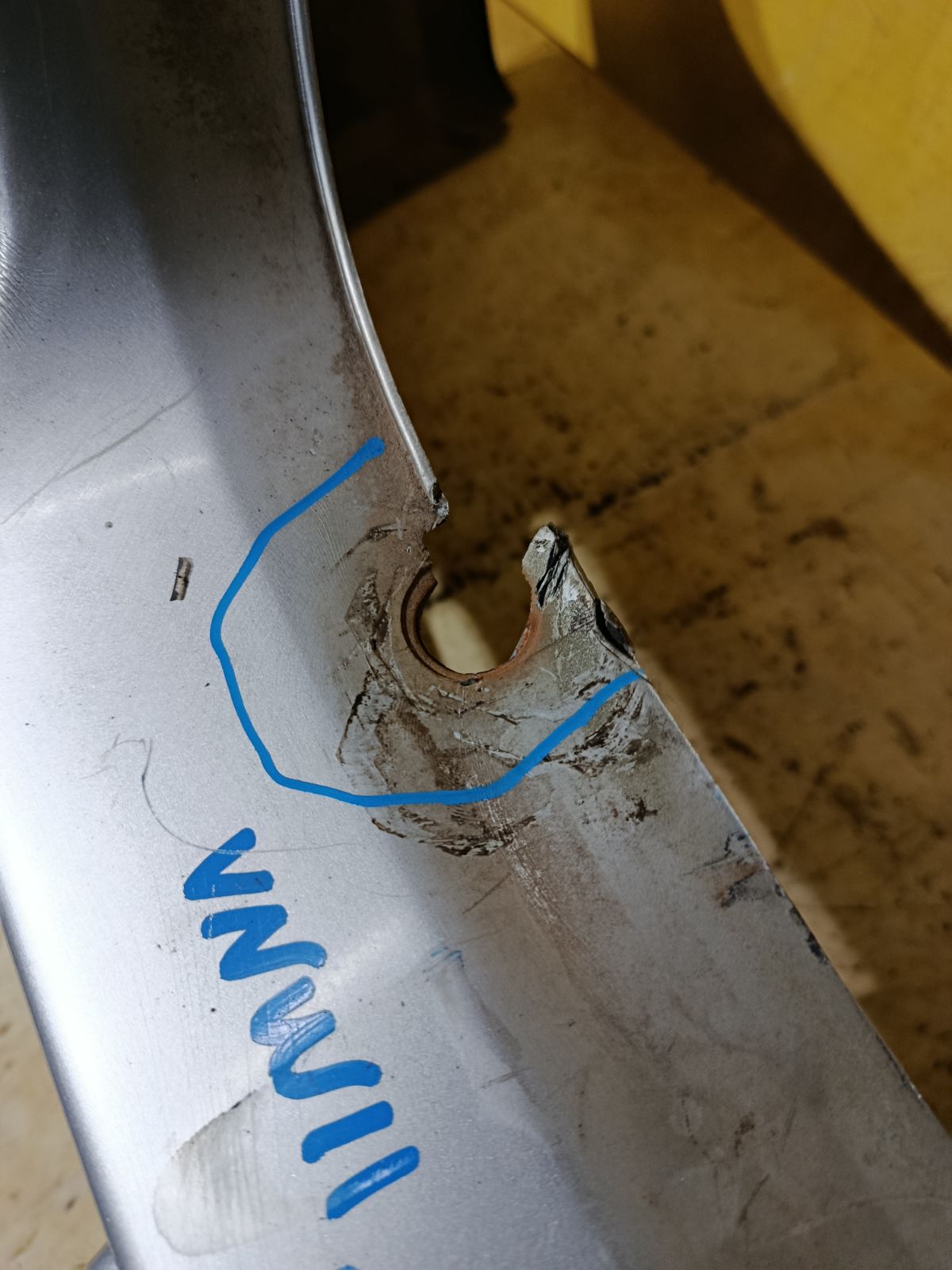 Бампер на Nissan Expert VNW11 Фото 3