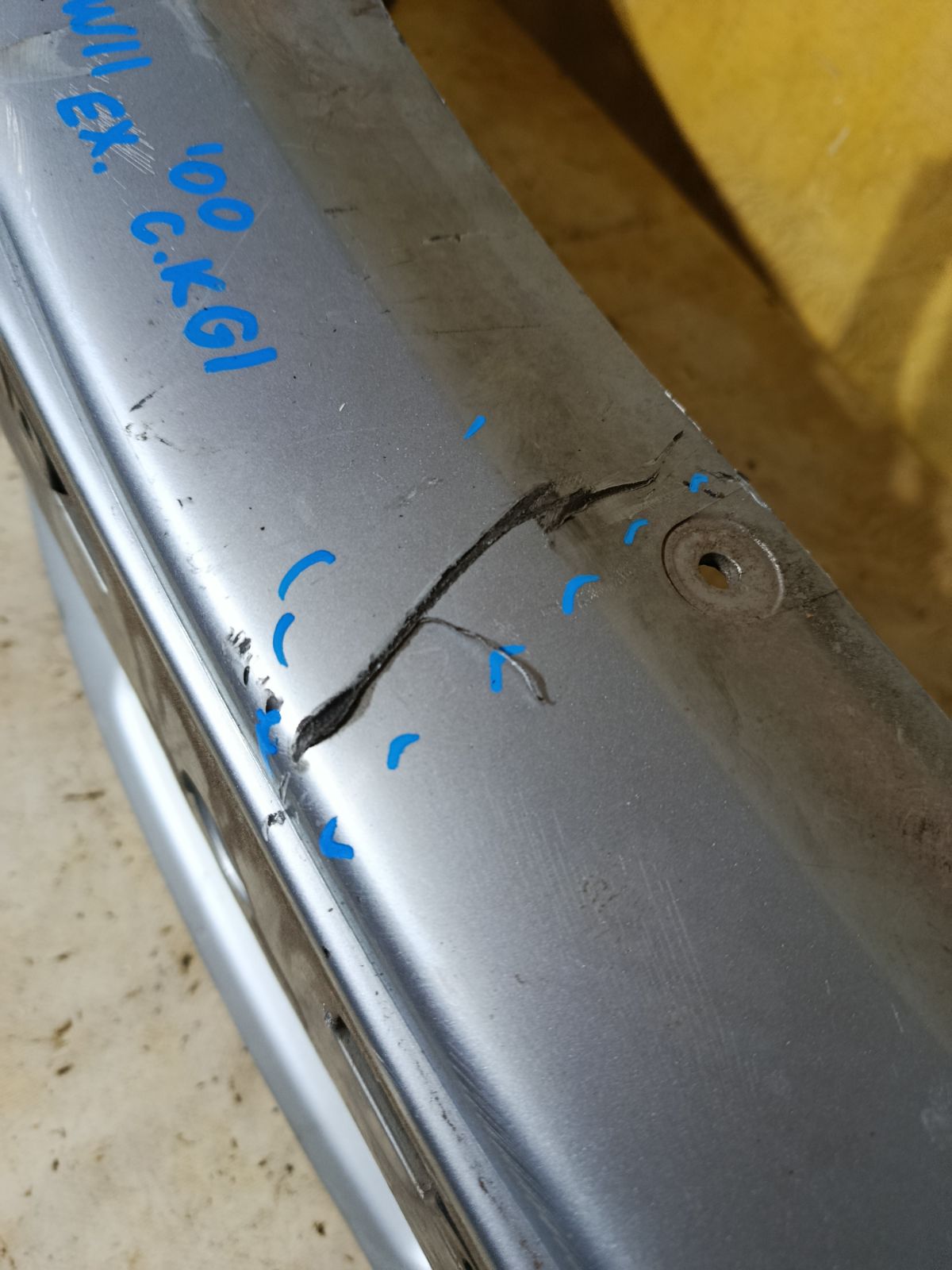 Бампер на Nissan Expert VNW11 Фото 4