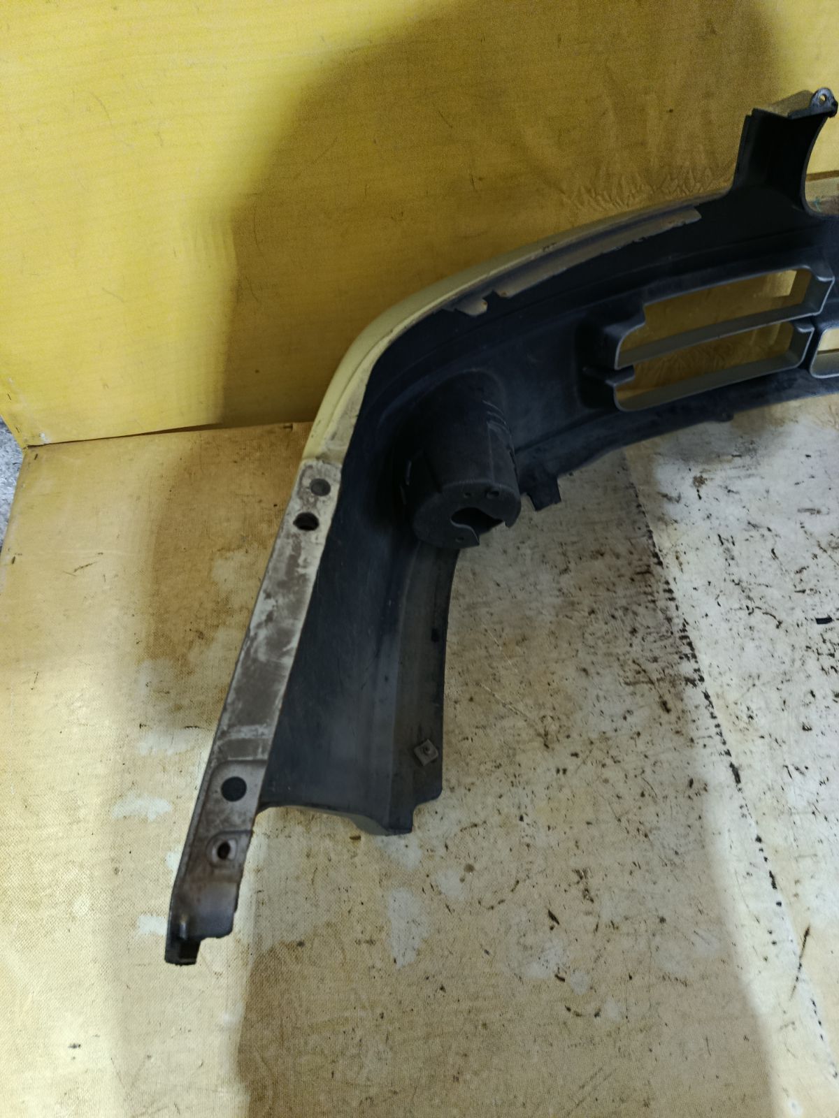 Бампер на Nissan Expert VNW11 Фото 15