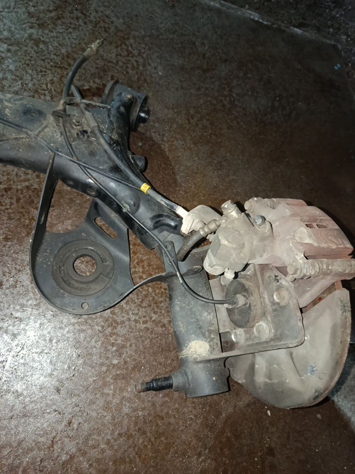 Балка подвески на Suzuki Sx4 YA21S M16A Фото 2