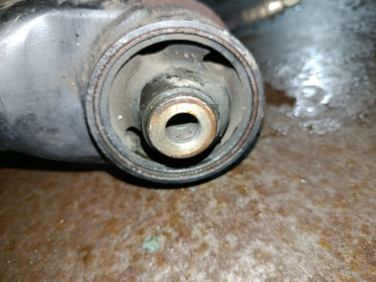 Балка подвески на Suzuki Sx4 YA21S M16A Фото 4