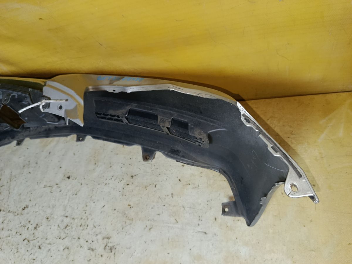 Бампер 52119-22A00 на Toyota Mark X GRX120 Фото 10