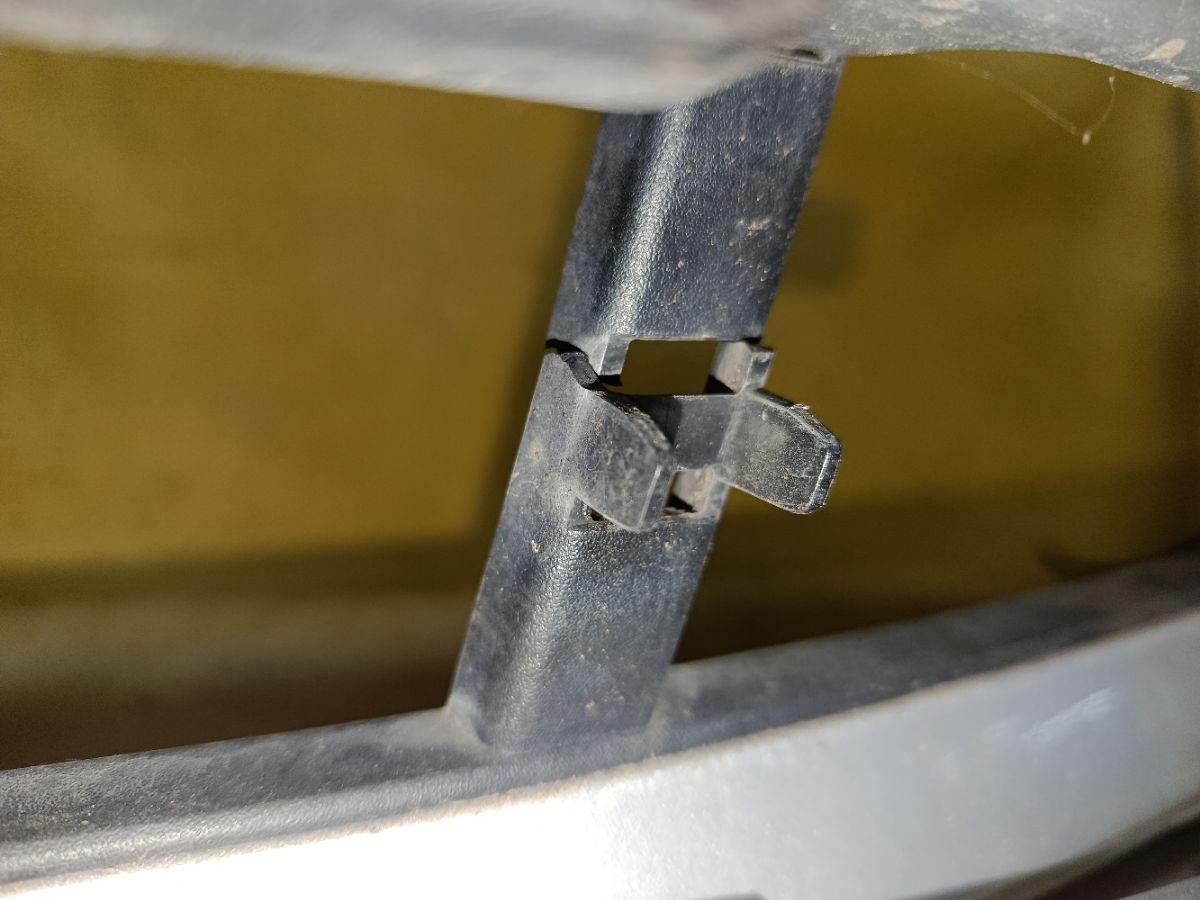 Бампер на Mercedes-Benz C-Class Station Wagon S203.246 Фото 4