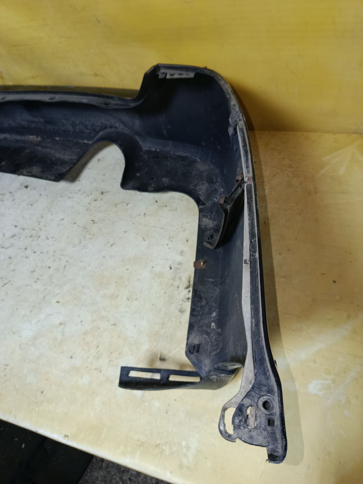 Бампер на Subaru Legacy Wagon BH5 Фото 9