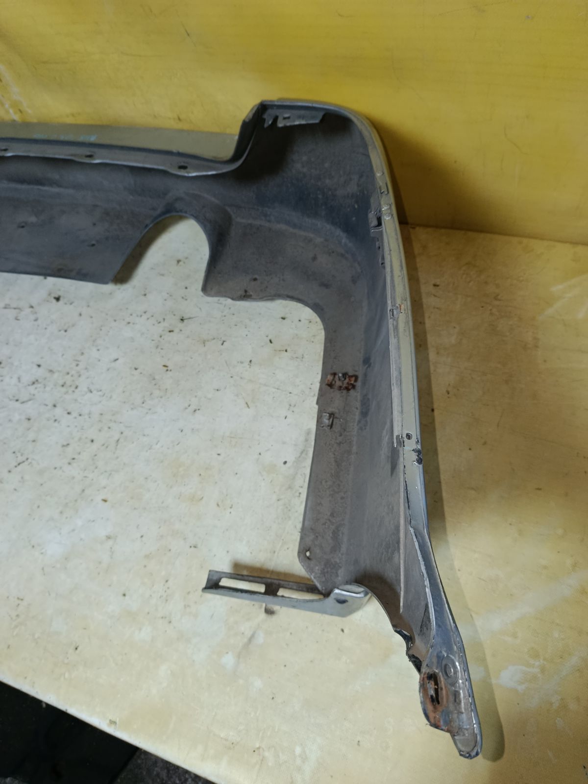 Бампер на Subaru Legacy Wagon BH5 Фото 9