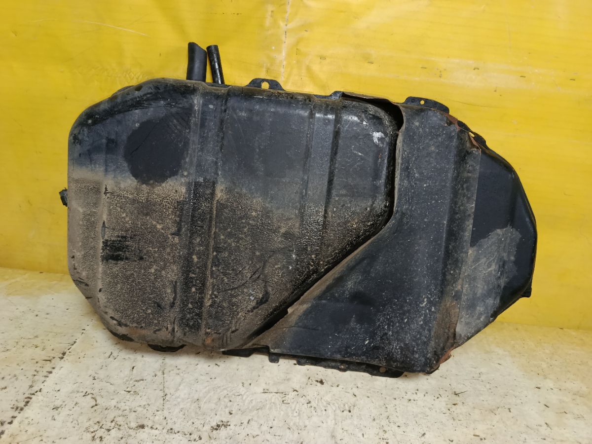 Бак топливный на Mitsubishi Lancer Cedia Wagon CS5W 4G93 Фото 5