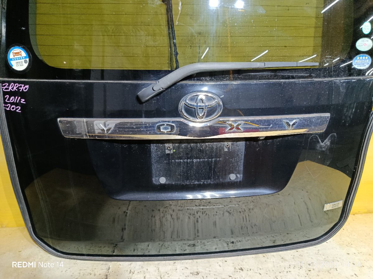 Дверь задняя на Toyota Voxy ZRR70G Фото 6