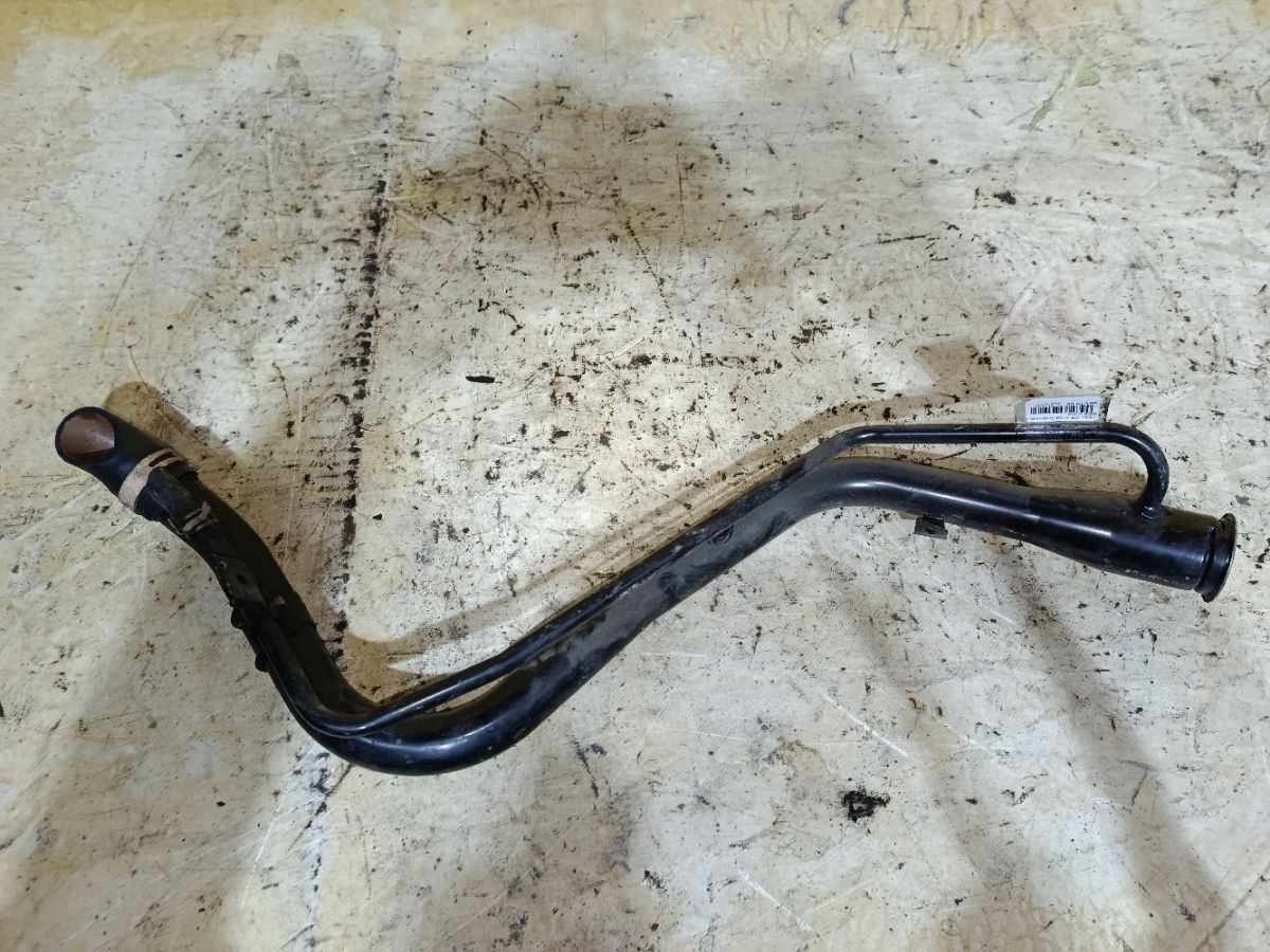 Заливная горловина топливного бака на Honda Cr-V RD5 K20A Фото 1