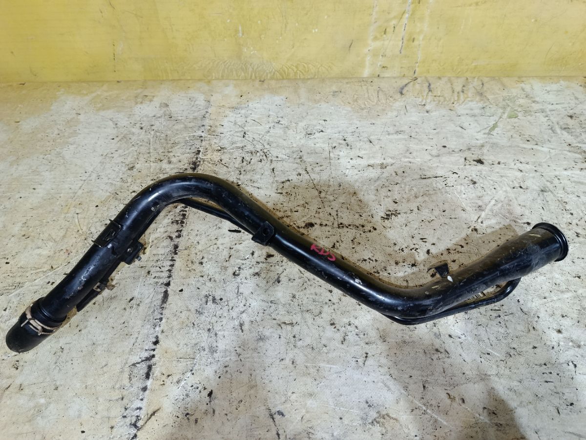 Заливная горловина топливного бака на Honda Cr-V RD5 K20A Фото 2