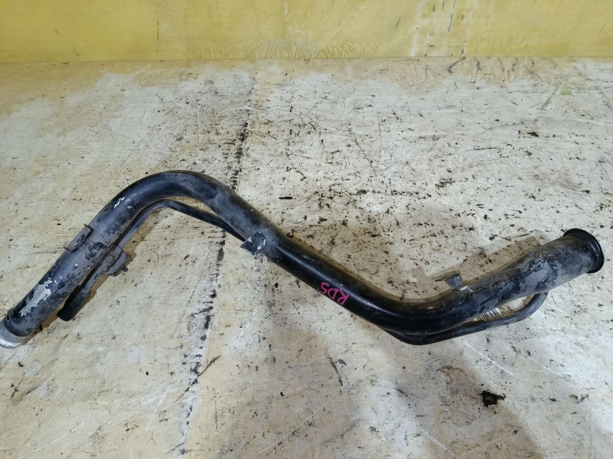 Заливная горловина топливного бака на Honda Cr-V RD5 K20A Фото 2