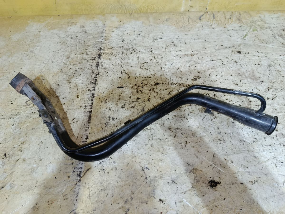 Заливная горловина топливного бака на Honda Cr-V RD5 K20A Фото 2