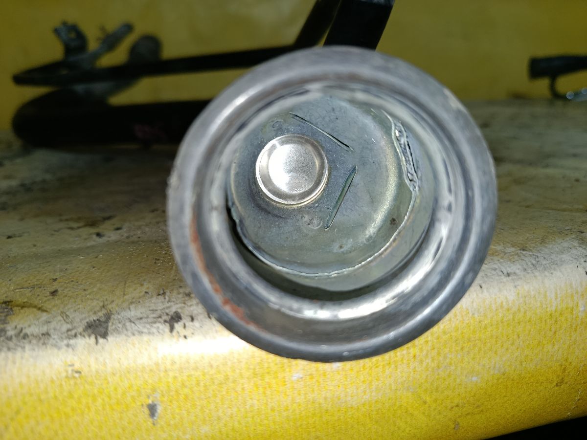 Заливная горловина топливного бака на Honda Cr-V RD5 K20A Фото 3