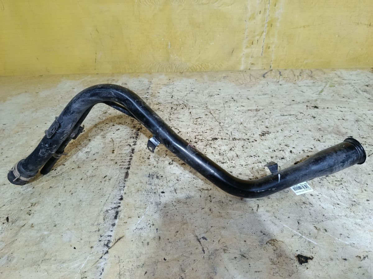 Заливная горловина топливного бака на Honda Cr-V RD5 K20A Фото 2