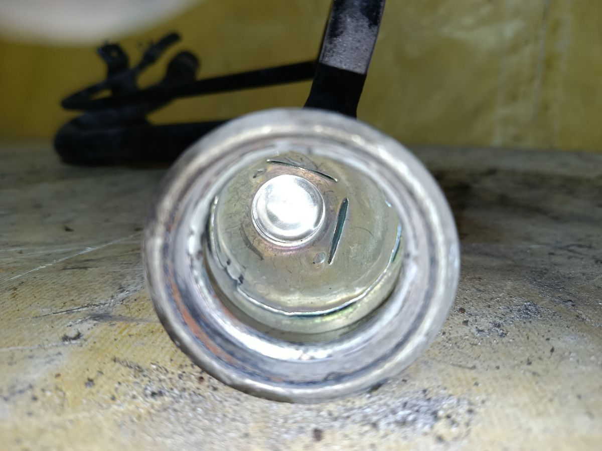 Заливная горловина топливного бака на Honda Cr-V RD5 K20A Фото 3