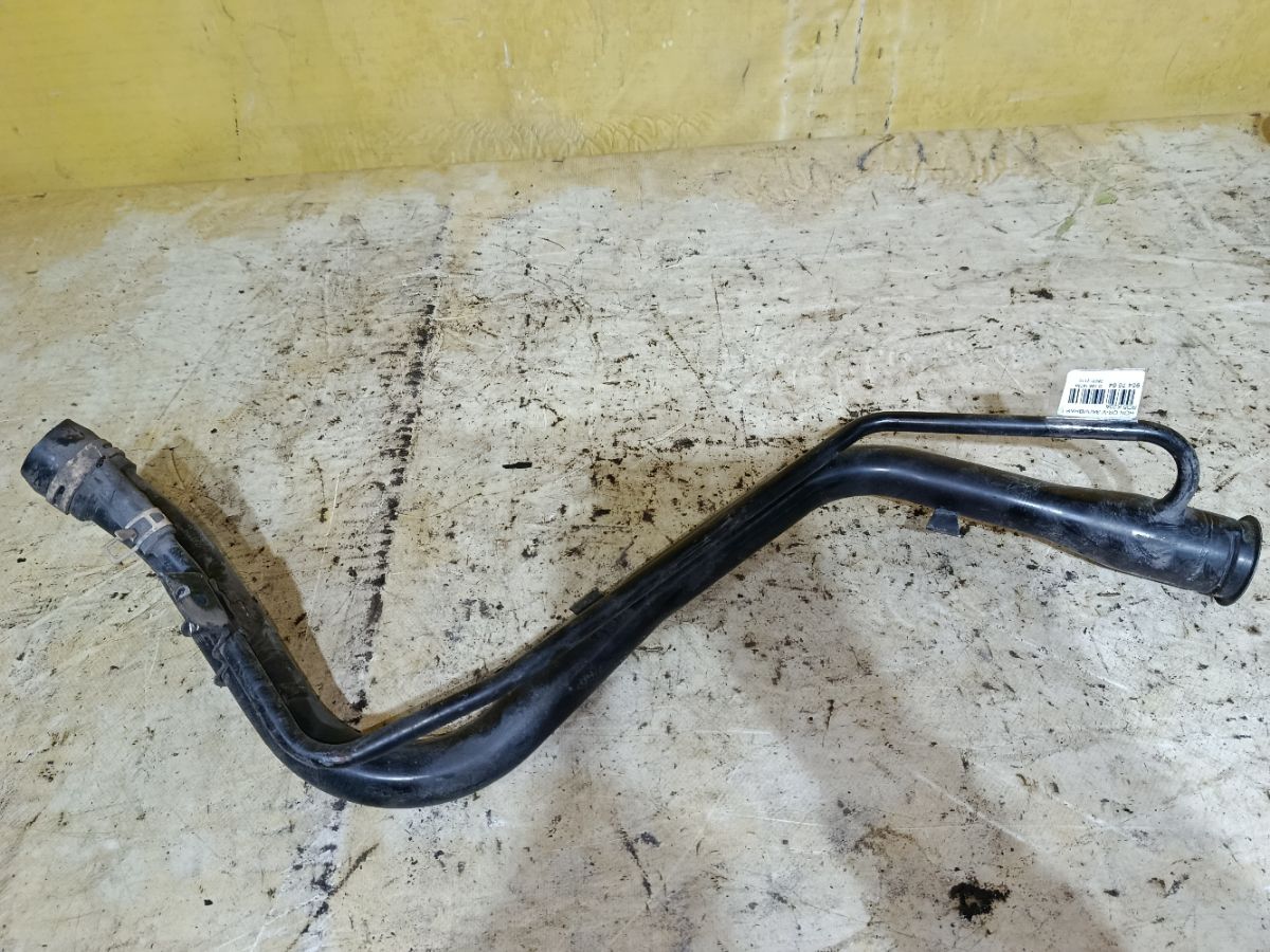 Заливная горловина топливного бака на Honda Cr-V RD5 K20A Фото 2