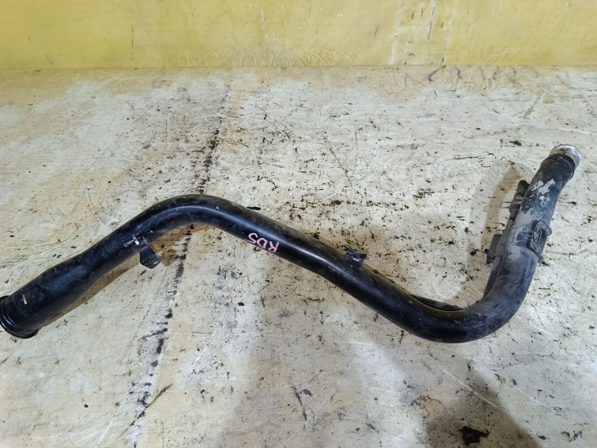 Заливная горловина топливного бака на Honda Cr-V RD5 K20A Фото 1