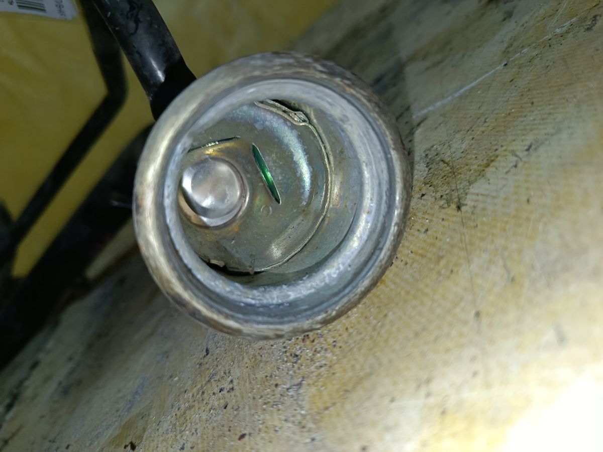 Заливная горловина топливного бака на Honda Cr-V RD5 K20A Фото 3