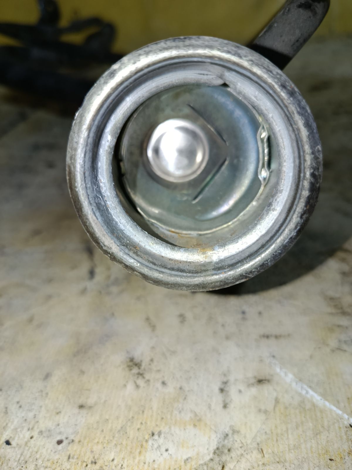 Заливная горловина топливного бака на Honda Cr-V RD5 K20A Фото 3