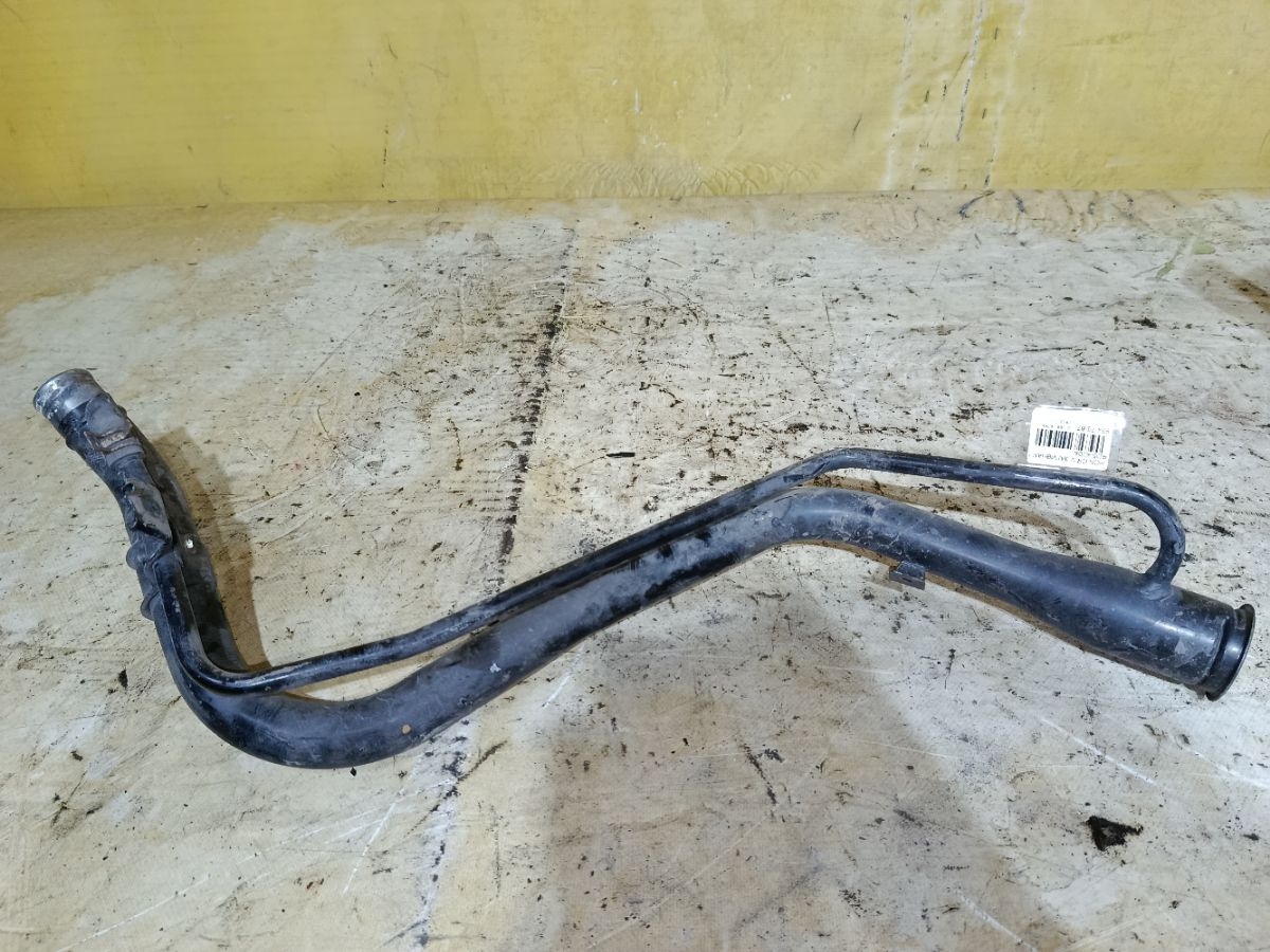 Заливная горловина топливного бака на Honda Cr-V RD5 K20A Фото 1