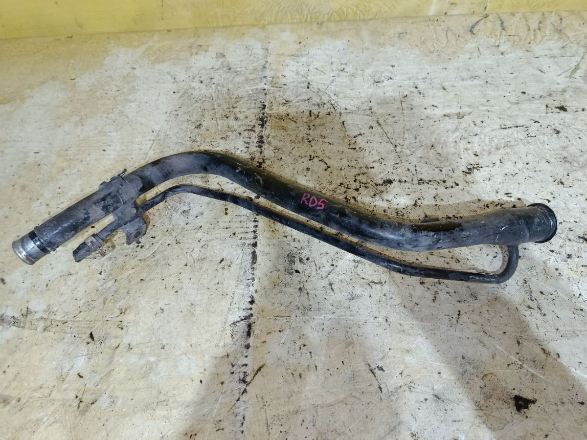 Заливная горловина топливного бака на Honda Cr-V RD5 K20A Фото 2