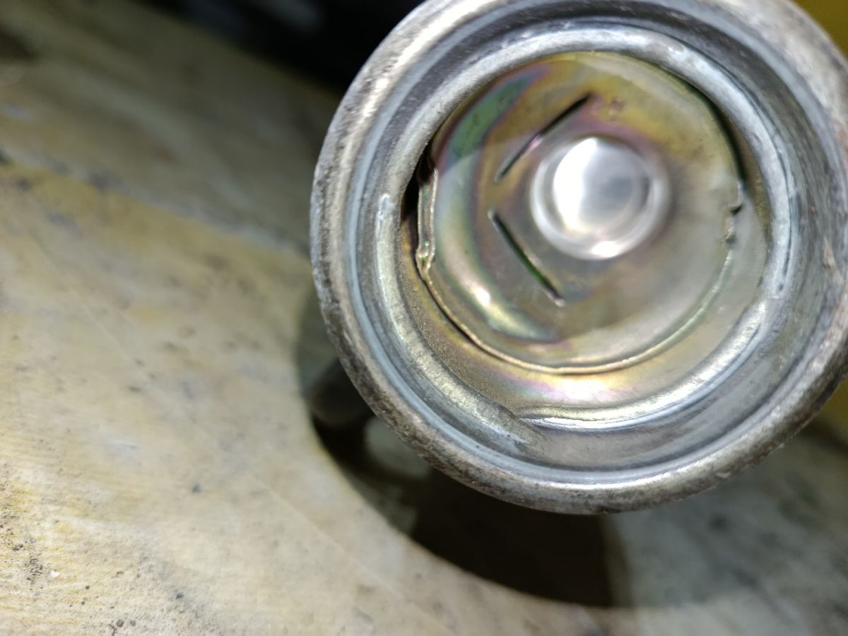 Заливная горловина топливного бака на Honda Cr-V RD5 K20A Фото 3