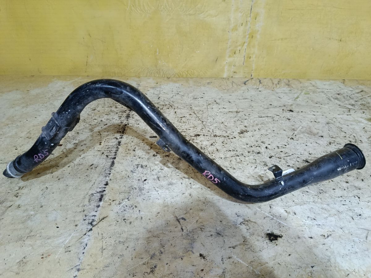 Заливная горловина топливного бака на Honda Cr-V RD5 K20A Фото 2